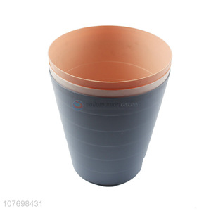 <em>Garbage</em> <em>Can</em>