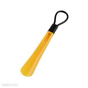 Yiwu market plastic <em>shoes</em> <em>accessories</em> long handle <em>shoes</em> horn for sale