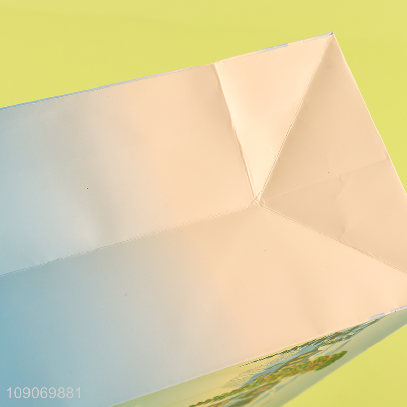 Yiwu market happy new year gifts packaging paper bag for sale