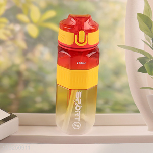 New Product 750ml Portable Plastic Sport Water Bottle with <em>Straw</em> & Leakproof Lid