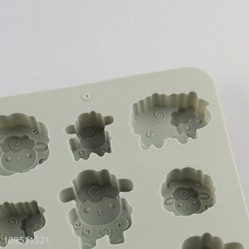 Good sale cartoon sheep silicone cake mold